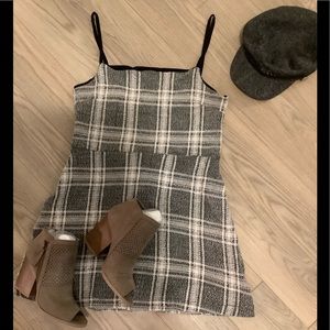 Urban Outfitters patterned dress size large❤️❤️❤️